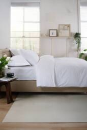 The Lyndon Company Peninsula Luxurious 1000 Thread Count Sateen Cotton Duvet Cover Set in White - Size: King - thumbnail 3