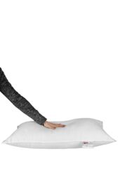 "Homescapes Microfibre Euro Continental Pillow Pair - 40cm x 80cm (16""x32"") in White - Size: 40 cm x 80 cm" - thumbnail 3