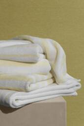 Blomus ARTO Bath Towel with Narrow Stripes - White/Transparent Yellow in White - thumbnail 4