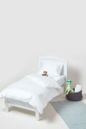 Homescapes Sateen Cotton Fitted Cot Sheets 400 Thread Count, 2 Pack in White - thumbnail 2