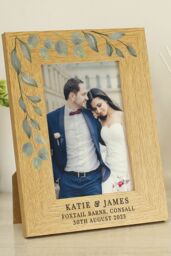 Personalised Memento Company Personalised Botanical 6x4 Oak Finish Photo Frame in Light Brown - thumbnail 4
