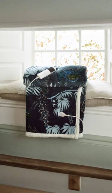 Deyongs Peacocks Teal Sherpa Fleece Low Energy Heated Throw 140x180cm - 1846 - Size: 140 cm x 180 cm - image 1