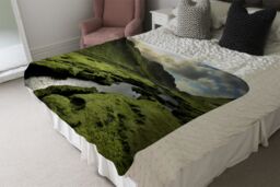 Benjamin Tate Design Spring in Scotland Valley Designer Blanket in Natural - Size: 120 cm x 150 cm - thumbnail 4