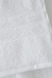 Catherine Lansfield Zero Twist Cotton 6 Piece Towel Bale in White - thumbnail 2