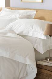 Paoletti Oxford 200TC Border Panel 100% Cotton Duvet Cover Set in White - Size: Single - thumbnail 1
