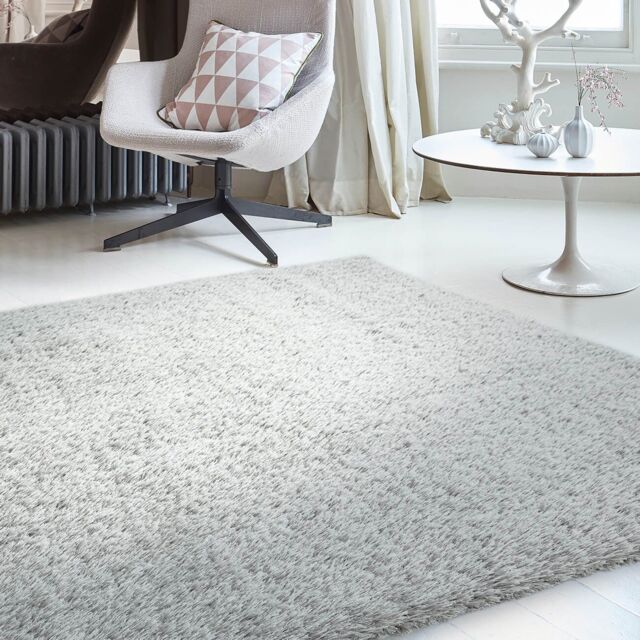 The Rug Shop UK Luxurious Modern Shaggy Anti-Shed Easy To Clean Area Rug in Silver - Size: 200 cm x 290 cm