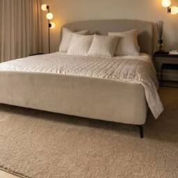 Kukoon Machine Washable Shaggy Rug Fawn Beige Fluffy Bedroom Carpet Mat - Size: 80 cm x 150 cm - thumbnail 3