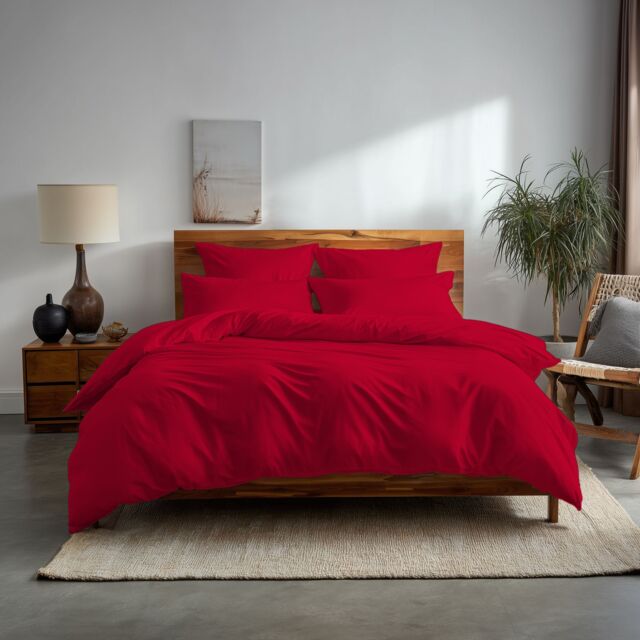 Snug City Plain Dyed Easy Care Polycotton Duvet Cover & Pillowcase/s Set Bed Linen in Red - Size: Double - image 1