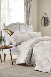 Sanderson 'Ashbee' Duvet Cover Set in Cream - Size: Double - thumbnail 1