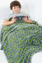 Just Essentials Game Over Print Reversible Fleece Blanket in Bright Green - Size: Large - thumbnail 5