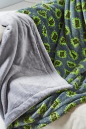 Just Essentials Game Over Print Reversible Fleece Blanket in Bright Green - Size: Large - thumbnail 2
