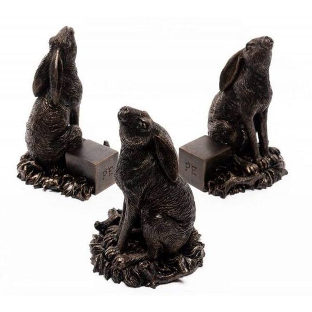 Jardinopia Moongazing Hare Plant Pot Feet - Set of 3 in Bronze - image 1