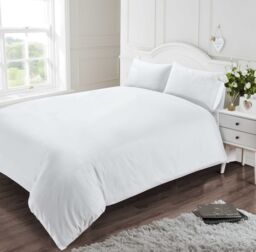 Rapport Home 400 Thread Count Fitted Sheet in White - Size: Single