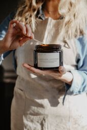 Imvelo Candle Co 3 Wick Candle - Elderflower + Gooseberry in Amber - thumbnail 2