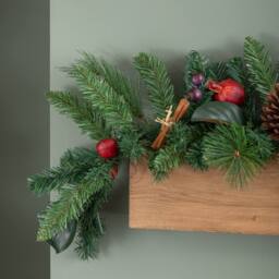 Samuel Alexander 1.8m Festive Spice Christmas Garland. Pinecones & Faux Dried Fruit in Green - thumbnail 5