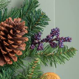 Samuel Alexander 1.8m Festive Spice Christmas Garland. Pinecones & Faux Dried Fruit in Green - thumbnail 7
