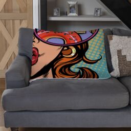Benjamin Tate Design Woman with sunglasses. Fast food & sweets in the reflection Designer Blanket in Natural - Size: 120 cm x 150 cm - thumbnail 2