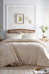 Appletree 'Elysia' Jacquard Duvet Cover Set in Beige - Size: Super King - thumbnail 5