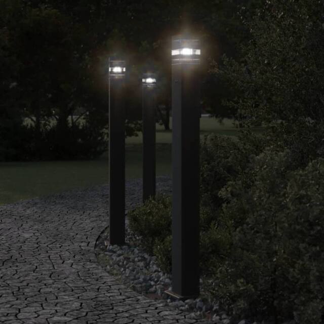 Berkfield Home Outdoor Floor Lamp with Outlet Black 110 cm Aluminium - image 1