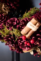 Dibor Cinnamon Pine Festive Xmas Front Door Wreath Christmas Wreath 36cm in Red - thumbnail 3