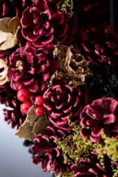 Dibor Cinnamon Pine Festive Xmas Front Door Wreath Christmas Wreath 36cm in Red - thumbnail 4