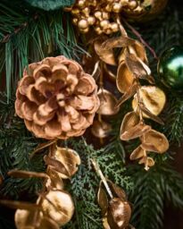 Dibor Highbury Luxury Xmas Decor Wreath Front Door Christmas Wreath 65cm in Green - thumbnail 2