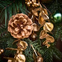 Dibor Highbury Luxury Xmas Decor Wreath Front Door Christmas Wreath 65cm in Green - thumbnail 5