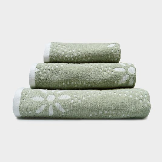 Allure Bath Fashions Sculpted Floral Patterned Bath Towel in Light Green - image 1