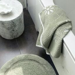 Allure Bath Fashions Sculpted Floral Patterned Bath Towel in Light Green - thumbnail 3