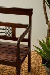 Orsina Dark Sheesham Wood Bench, Vintage-Style Wooden Seat with Intricate Iron-Detail Back, Entryway Seating in Brown - thumbnail 2