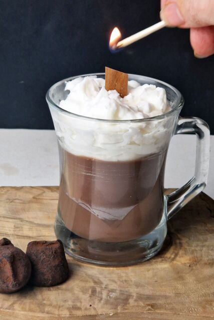 Afewhometruths Hot Chocolate Scented Candle - Size: 250ml - image 1