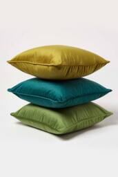 Homescapes Filled Velvet Cushion with Piped Edge 46 x 46 cm in Gold - thumbnail 6