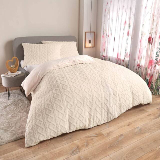 Eldo Diamond Texture Fleece Duvet Set with Pillowcase in Cream - Size: Single - image 1