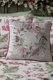 Dreams & Drapes 'Winter Sprigs' Floral Wreath Velvet Filled Cushion in Green - Size: 43 cm x 43 cm - thumbnail 4
