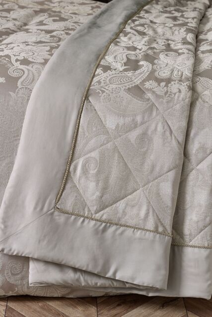 Catherine Lansfield 'Opulent Jacquard' Bedspread in Gold - image 1