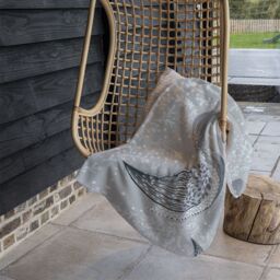 Benjamin Tate Design Decorative Swans Blanket in Natural - Size: 120 cm x 150 cm - thumbnail 4