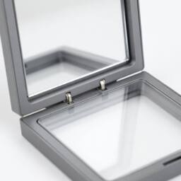 KDMD Med 3D Floating Frame Display 9x9cm - Grey for Jewelry & Collectibles - Size: 9x9 cm - thumbnail 2