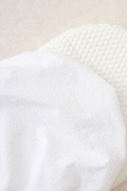 The Tiny Bed Company Waterproof Fitted Mattress Protector Moses Basket (74 x 28cm) in White - image 1