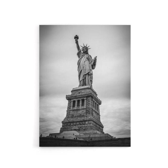 "Artery8 Statue Of Liberty USA New York Canvas Wall Art Print in Grey - Size: W18"" x H24""" - image 1