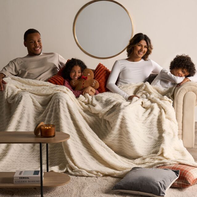 OHS Cable Knit Design Fleece Throw Ultra Soft Fluffy Blanket for Family in Cream - Size: 230 cm x 270 cm - image 1