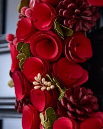 Dibor Extra Large Red Rose Festive Xmas Front Door Christmas Wreath 42cm - thumbnail 5