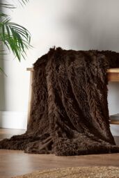 Catherine Lansfield 'Cuddly' Blanket Throw in Chocolate - Size: 150 cm x 200 cm