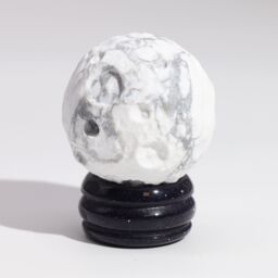 KDMD White Howlite Planet on a Sola Goldstone Stand (MOON) - thumbnail 3
