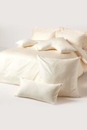 Homescapes Sateen Cotton Housewife Pillowcase 400 TC in Cream - thumbnail 5