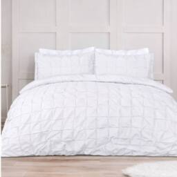 Smart Living Luxury Super Soft Stylish Rouched Pleat Duvet Cover with Pillowcases in White - Size: Super King