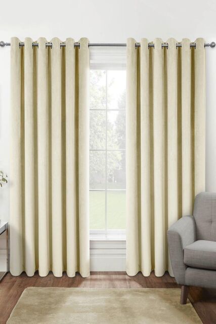 Homescapes Thermal 100% Blackout Velvet Curtains in Cream - Size: 117 cm width x 183 cm drop - image 1