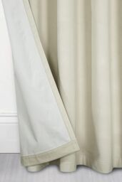 Homescapes Thermal 100% Blackout Velvet Curtains in Cream - Size: 117 cm width x 183 cm drop - thumbnail 3