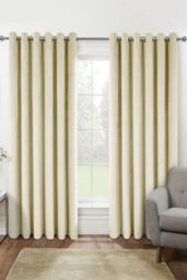 Homescapes Thermal 100% Blackout Velvet Curtains in Cream - Size: 117 cm width x 183 cm drop - thumbnail 1