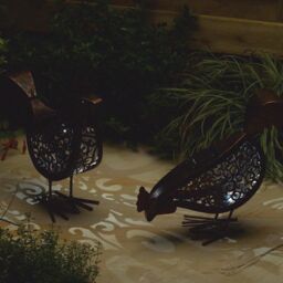 mysmartbuy 2 x Solar Powered Silhouette Hens - Outdoor Ornaments with LED Light in Bronze - thumbnail 4