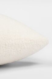 OHS 2 Pack of Boucle Teddy Fleece Cushion Covers in Cream - Size: 45 cm x 45 cm - thumbnail 4